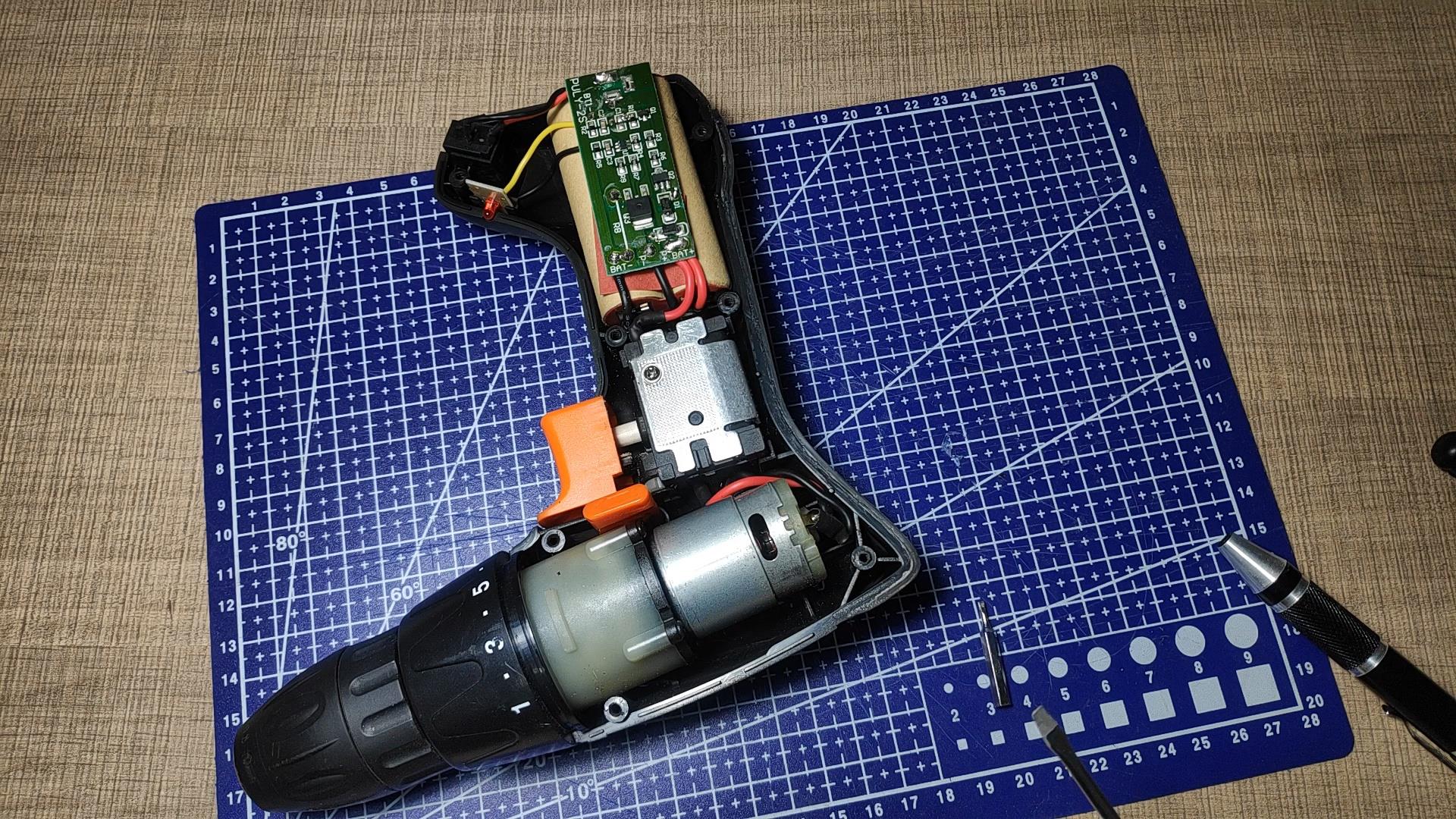 The drill internals.